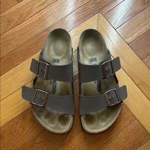 Birkenstock Brown Arizona Sandals - only worn a handful of times!